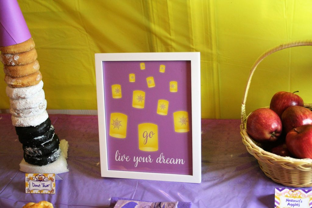 Tangled themed birthday party - Disney in your Day