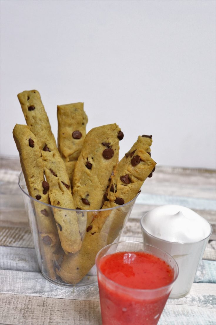 Vegan cookie fries with marshmallow and raspberry sauce